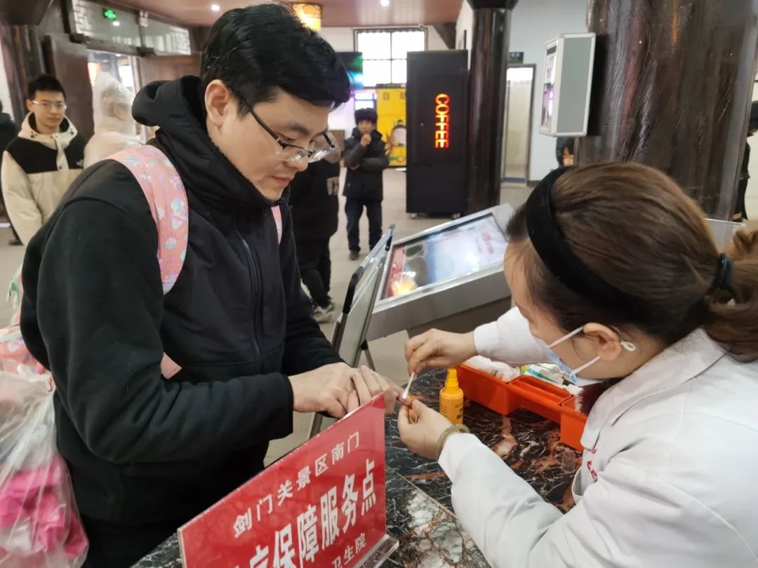 2025年春节，县卫生健康局如何守护每一份团圆与健康？  第2张