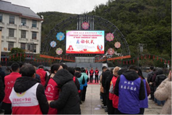 江永县学雷锋活动盛大启动，400余人共襄盛举，你参与了吗？