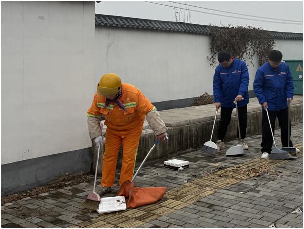学雷锋纪念日，宿迁大道项目部为何与环卫工人并肩作战？  第2张