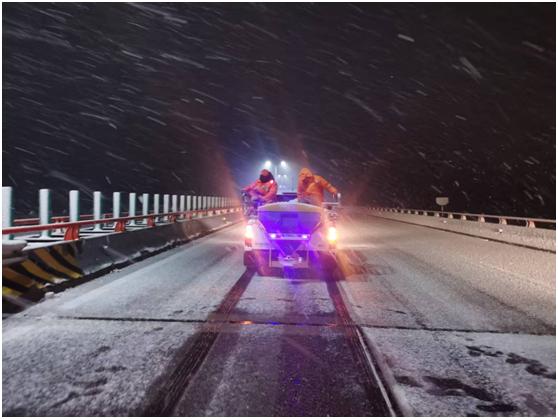 宿迁公路中心如何在降雪中迅速保障道路安全？未雪绸缪的智慧揭秘  第2张