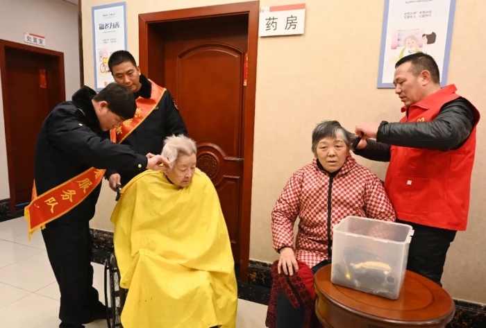 市城管局连续10年献血，雷锋精神为何如此热血传承？  第5张