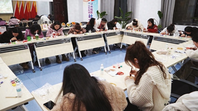 白天工作，晚上充电！汉台区青年夜校如何成为年轻人提升自我的新热土？