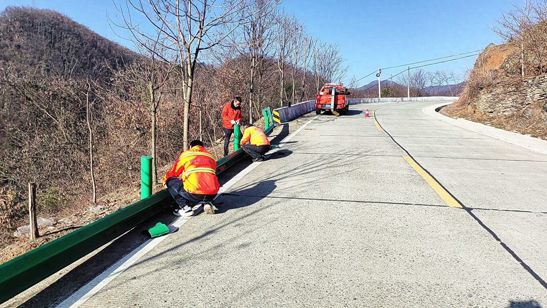 保康县公路事业服务中心如何确保春季公路安全畅通？揭秘他们的精细化养护秘籍