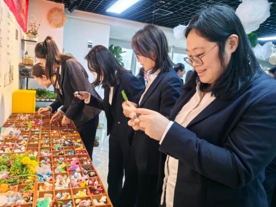指尖微景绘春色，巧手慧心绽芳华！三八妇女节活动你参加了吗？  第2张