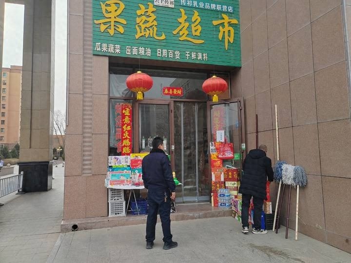 甘州区城管创新徒步巡查，周二变身城市美容日！你感受到了吗？