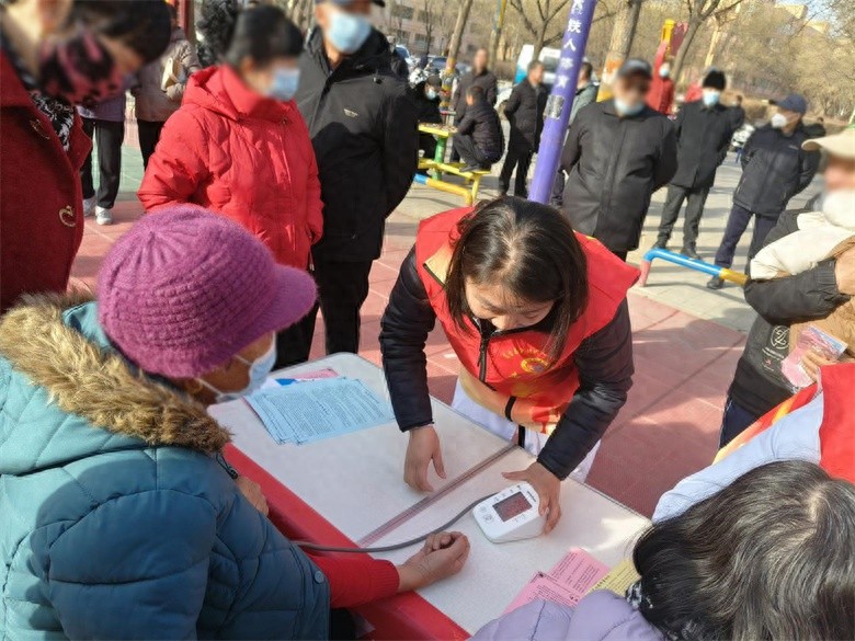 第62个学雷锋纪念日，高台县人民医院如何用行动诠释雷锋精神？