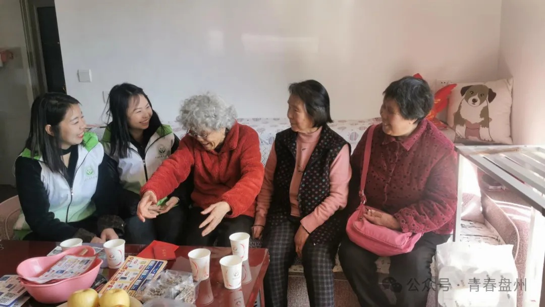 李小壹和志愿者们如何用镜头定格三线老人的珍贵记忆？温暖故事令人动容  第8张