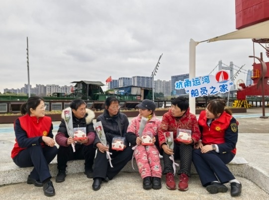 宁波志愿者如何让船员焕然一新？这些暖心服务你绝对不能错过  第3张