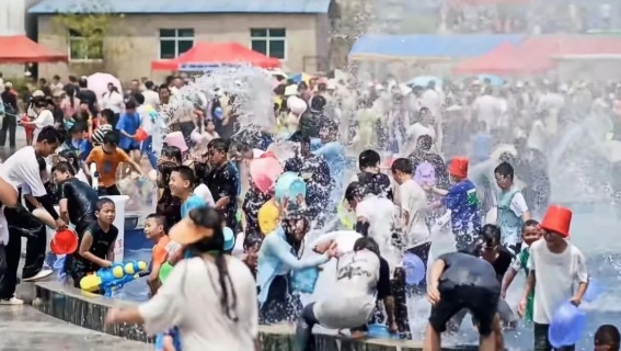 云县幸福镇第三届泼水狂欢节！你怎可错过？  第2张