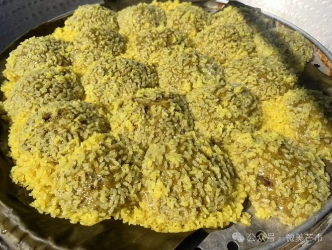 清明小雨后的江东乡，为何妇女们都在田间采摘黄花和染饭花？  第6张