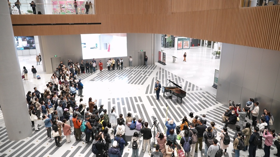 晚安曲快闪演奏竟让200名读者闭眼聆听？青年萨克斯演奏家李世海揭秘背后的神奇化学反应  第2张