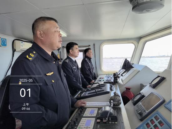 五一假期！中国渔政 21601 执法船如何全力守护海洋伏季休渔？  第2张