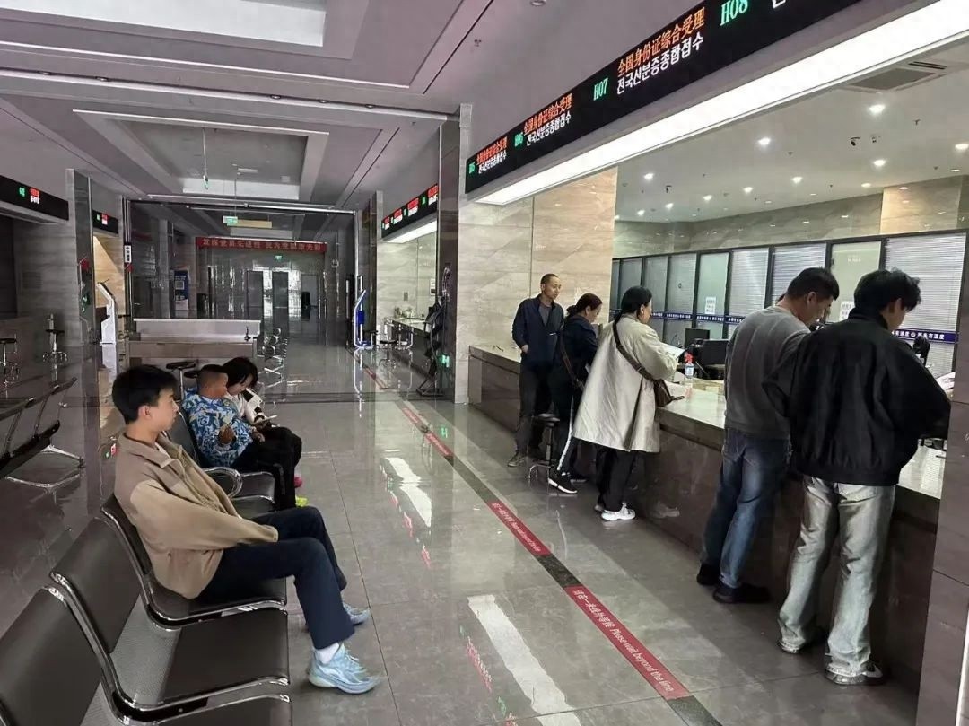 五一假期珲春市公安局政务服务大队坚守岗位！便民举措有多贴心？