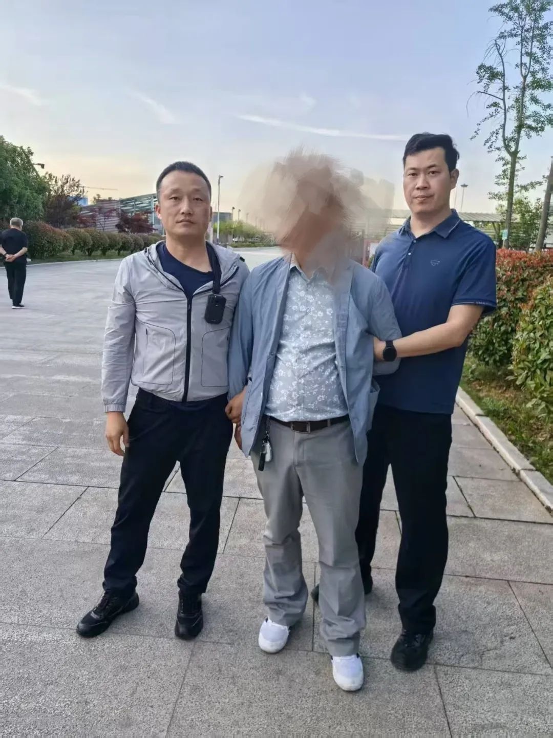 信阳市公安局高新分局！高铁站治安专项整治行动成效几何？  第4张
