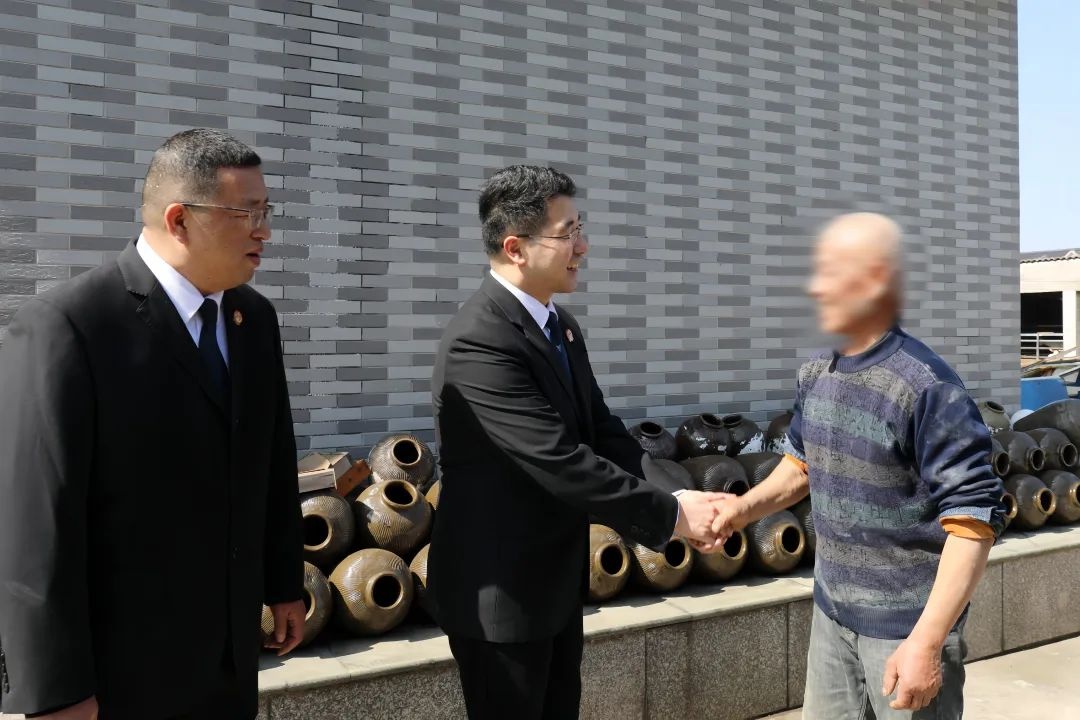年逾古稀老人为朋友担保欠款，10年心酸路谁能懂？  第2张