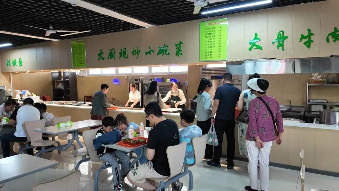 五一多地机关食堂变身宠粉现场，留坝美食盛宴你体验过吗？