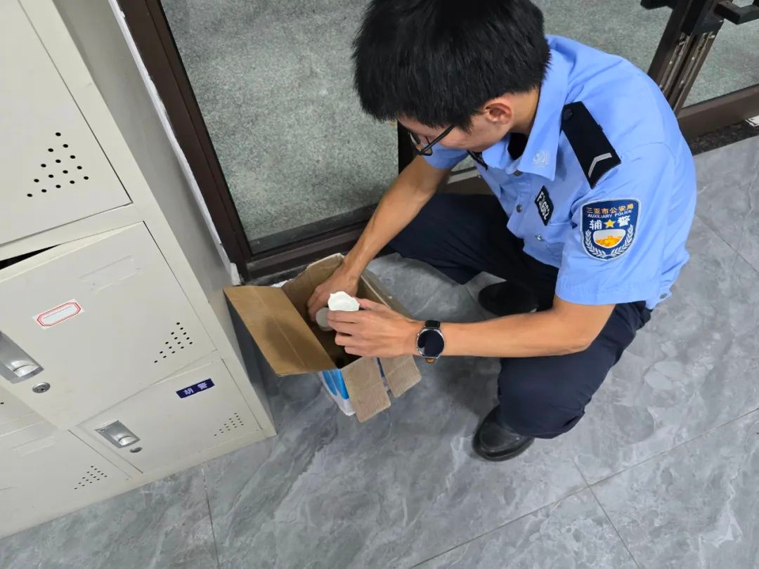 热心市民捡到疑似保护动物小鸟报警！你知道后续如何处理了吗？  第2张