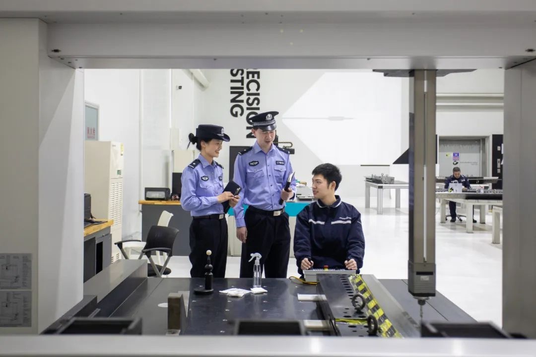 劳动者节日里黄岩公安坚守！安全检查超千次，咋做到的？  第10张