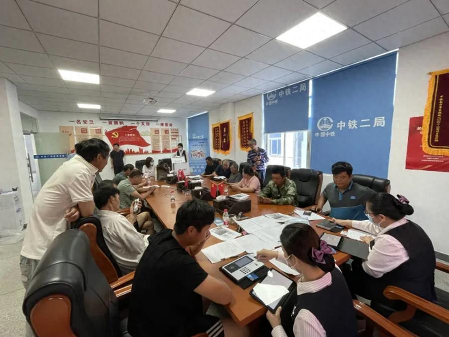 农民工无需跑银行？汕头人社局一站式上门办卡服务太牛了