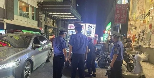 5月2日长沙开福区城管局守护文明底色？用行动诠释担当  第2张