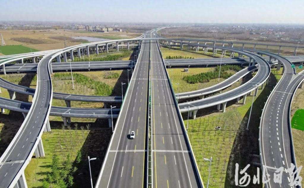截至2024年底我省高速公路通车里程达8690公里？这些数据太惊人