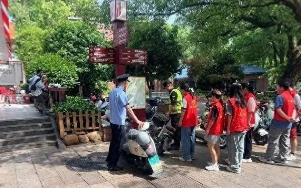 五一小长假别人悠闲，长沙这群人却在城市管理一线？