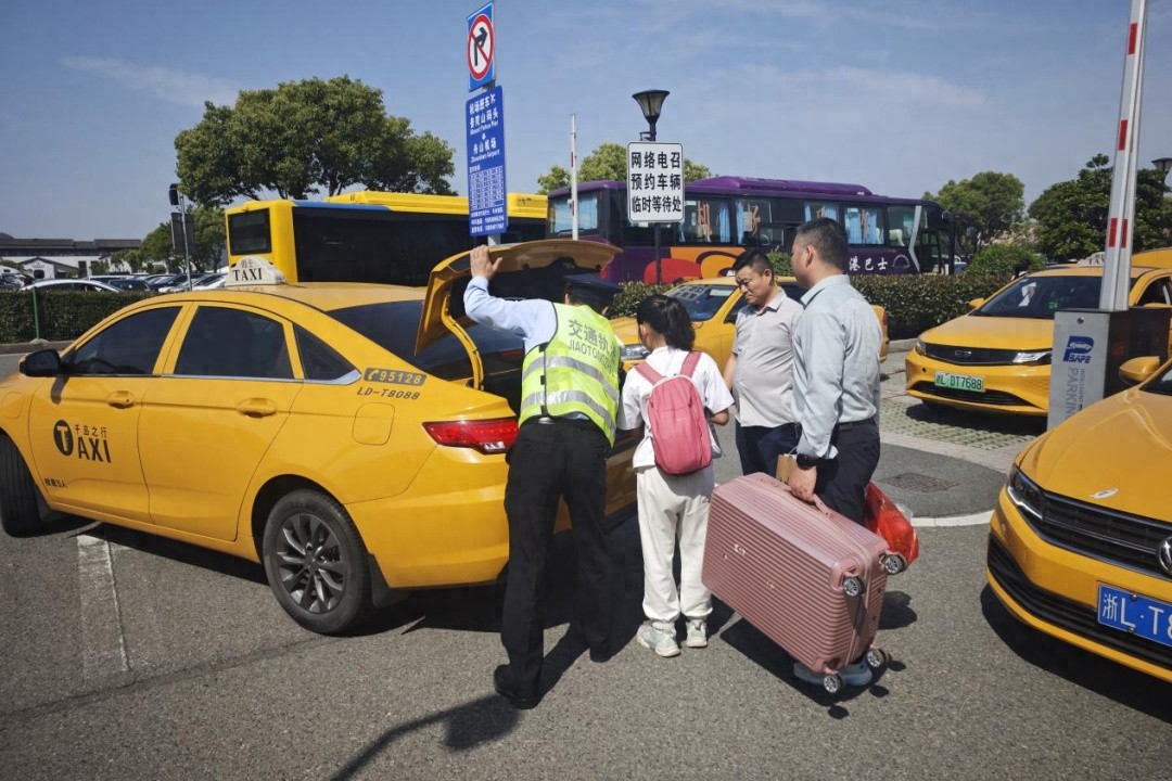 五一假期普陀山景区热度高，执勤人员如何力保旅客顺利出行？