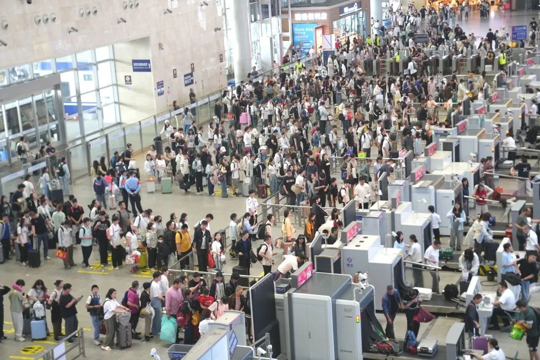五一假期广铁集团旅客发送量创历史新高？这些数据太惊人  第2张