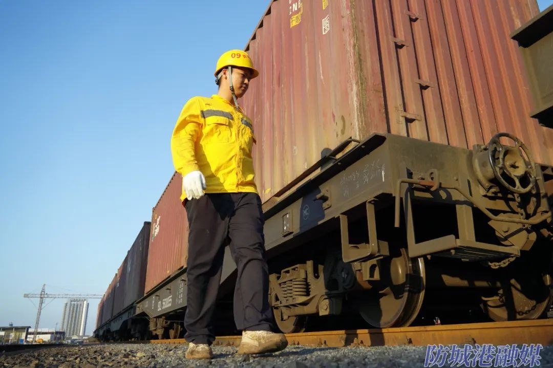 5月1日至5日防城港车站货物发送量达56.6万吨？运输保障有何秘诀  第3张