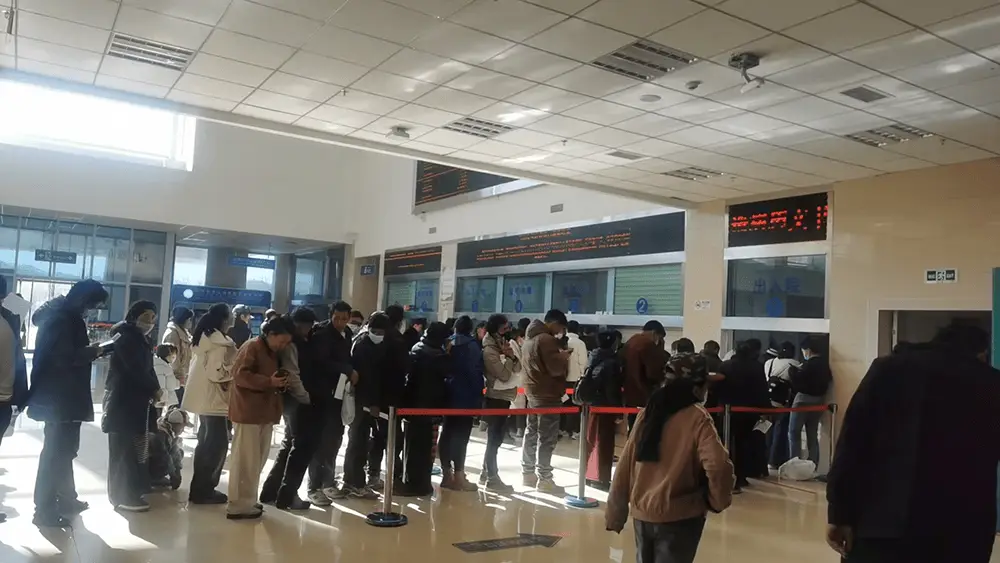 西藏6.8级地震已致53人遇难！震中房屋倒塌，救援情况如何？  第3张