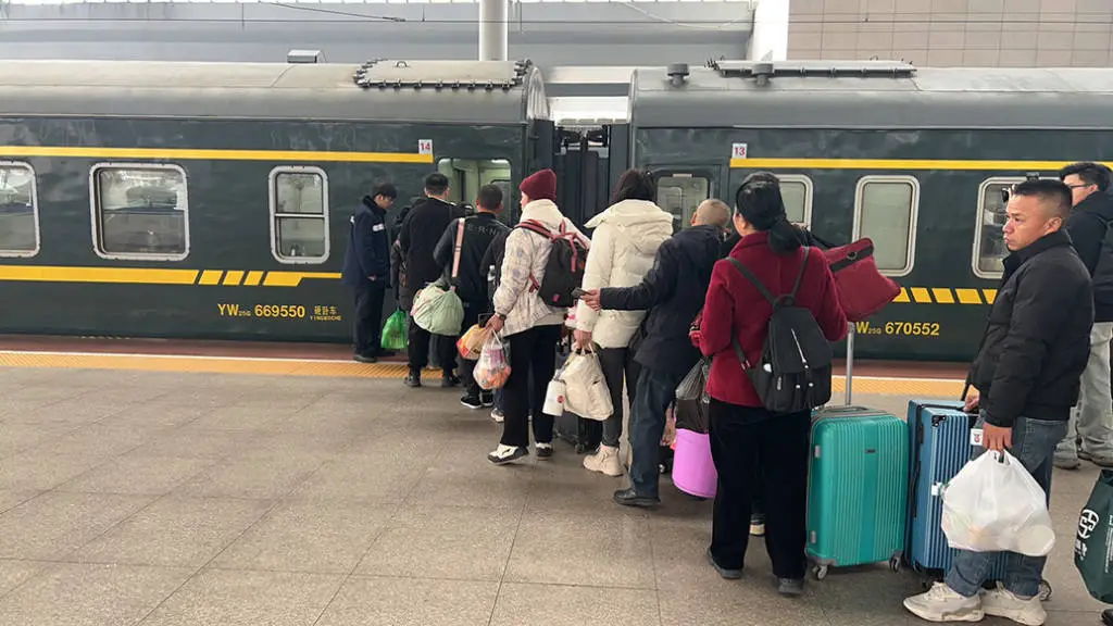 2025年春运首趟列车K1248次已满载出发！你抢到票了吗？