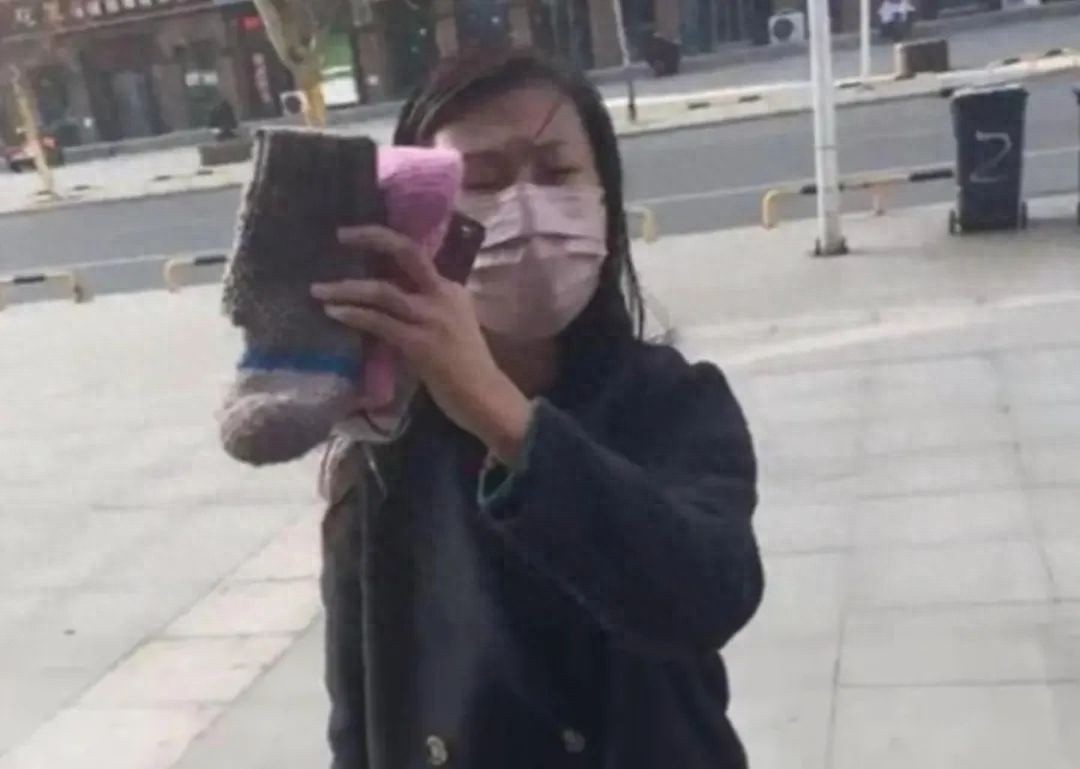 工商局女子掰包子不付钱，还称包子含甲醛？真相竟是这样