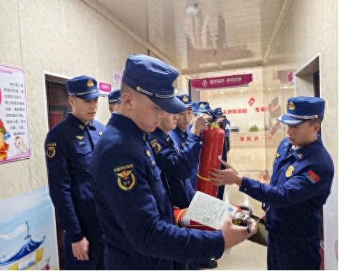 洪湖市消防救援大队如何通过防消联勤模式提升火灾防控效能？实地演练揭秘