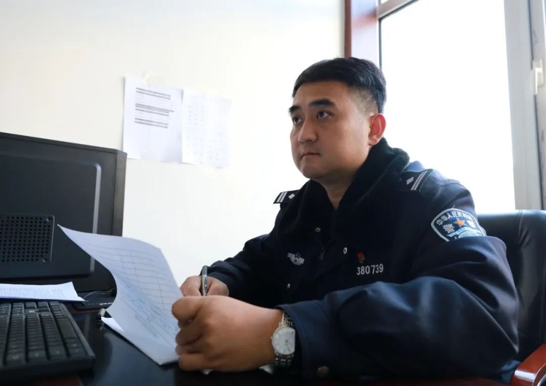 社区民警张正：如何用真诚守护让赤龙鑫园焕然一新？  第4张