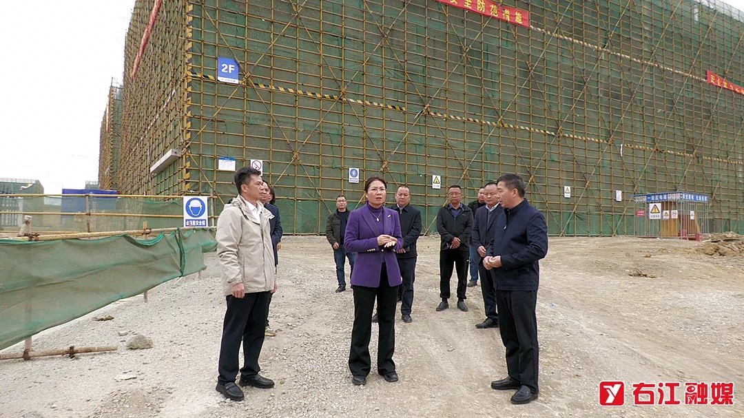 右江区重点项目进展如何？黄合新区长亲自调研，现场解决难题