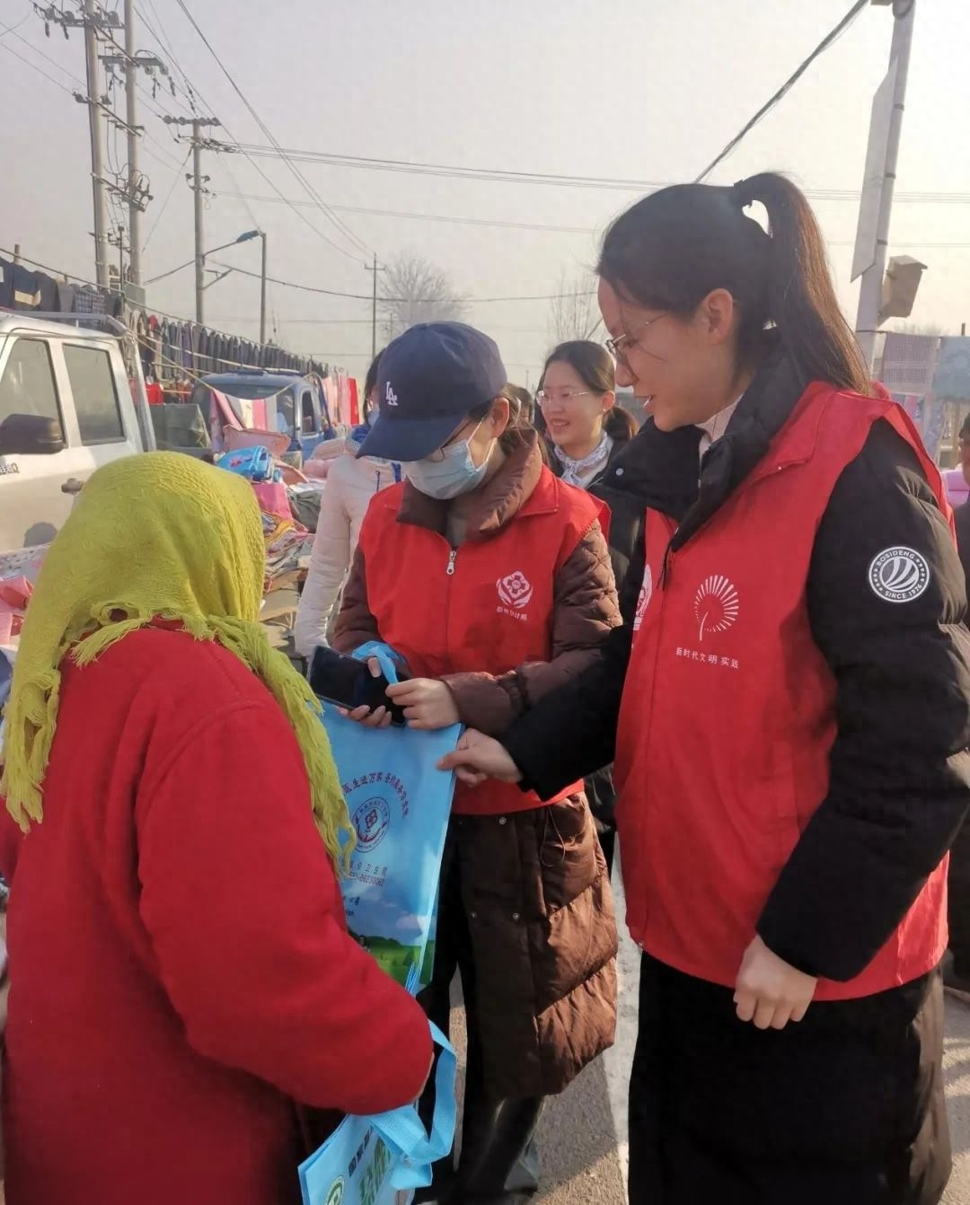 胶州市医疗卫生机构如何让群众健康幸福迎新年？义诊科普年货大放送