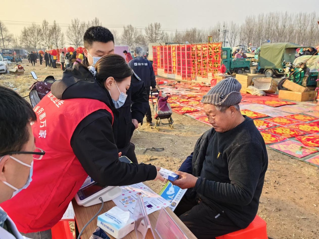 胶州市医疗卫生机构如何让群众健康幸福迎新年？义诊科普年货大放送  第5张