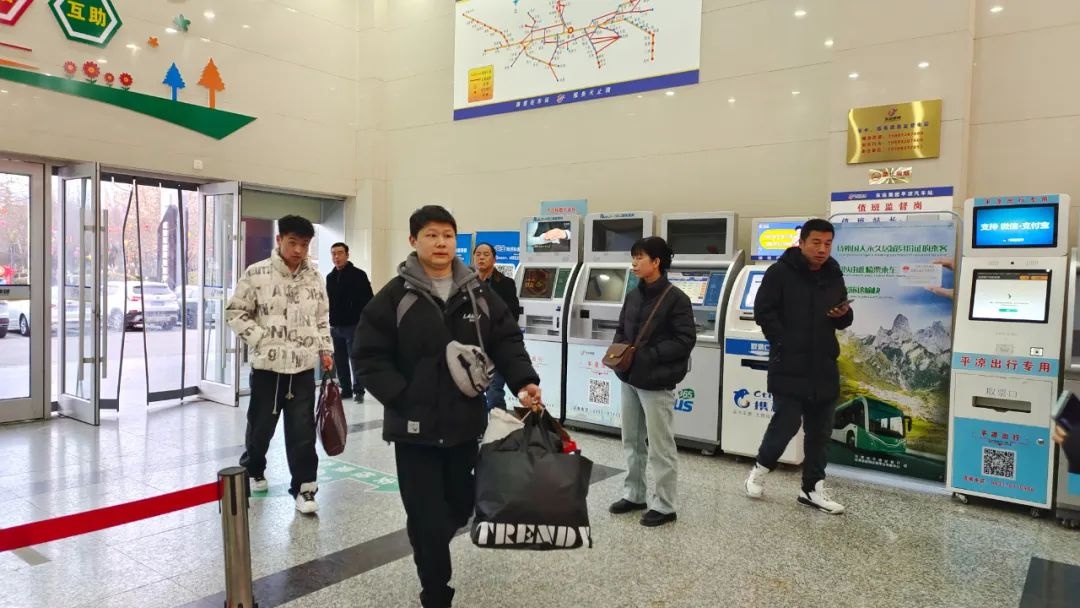 春运高峰来袭！汽车西站如何应对400元返程大潮？  第2张