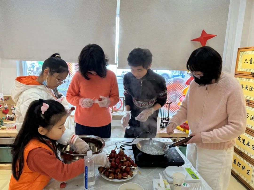 非遗糖葫芦DIY！孩子们亲手制作，竟然是为了送给这群人？