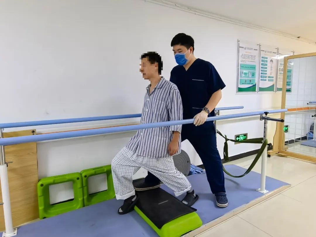 牛堡屯社区卫生服务中心康复科收到创意锦旗!为何患者如此感恩?  第2张