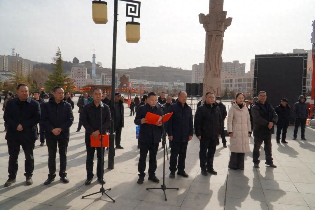 西和县687名务工人员免费包车返岗，副县长为何如此重视他们的未来？  第1张