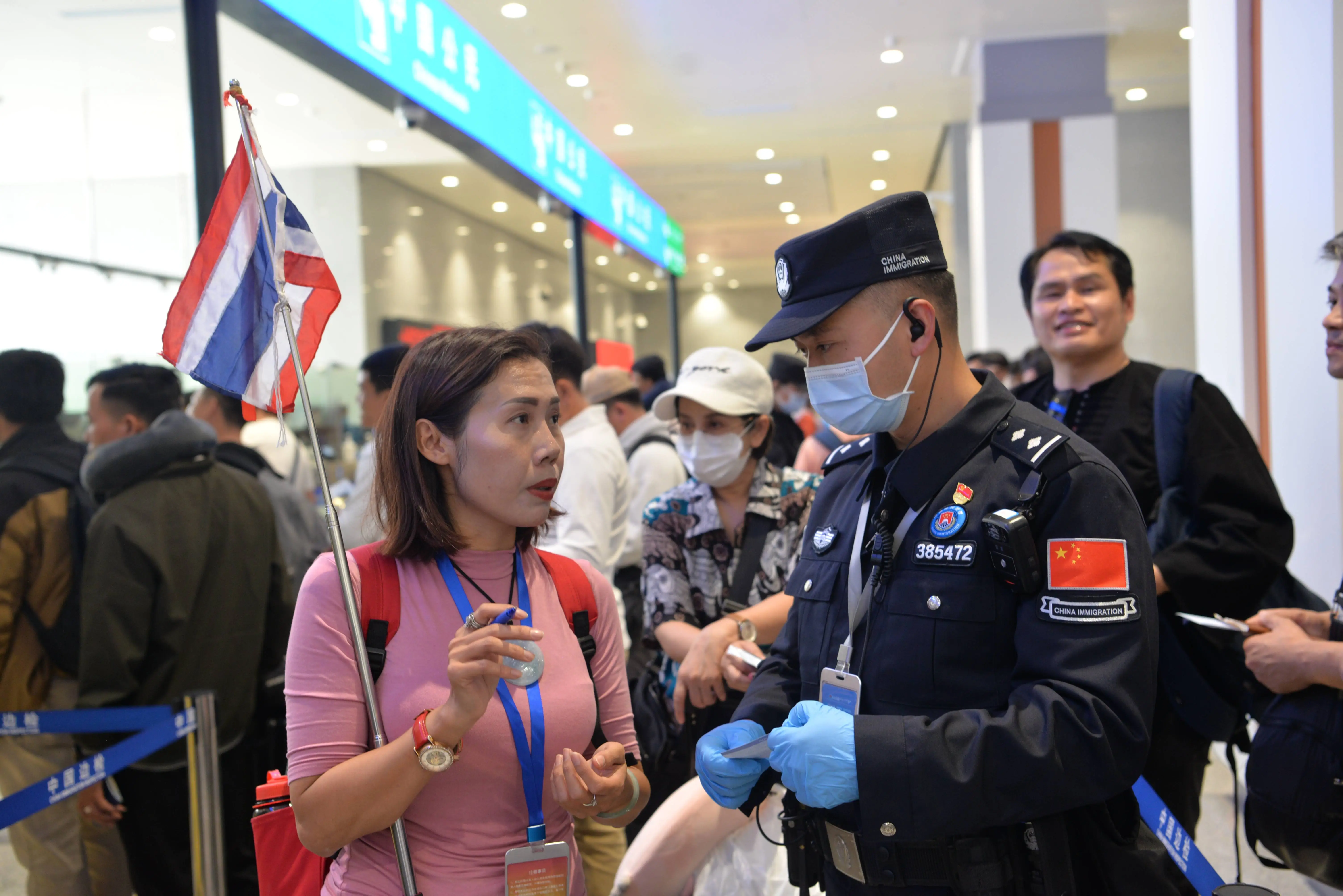 中泰互免签证生效！泰国旅客为何纷纷涌入中国？