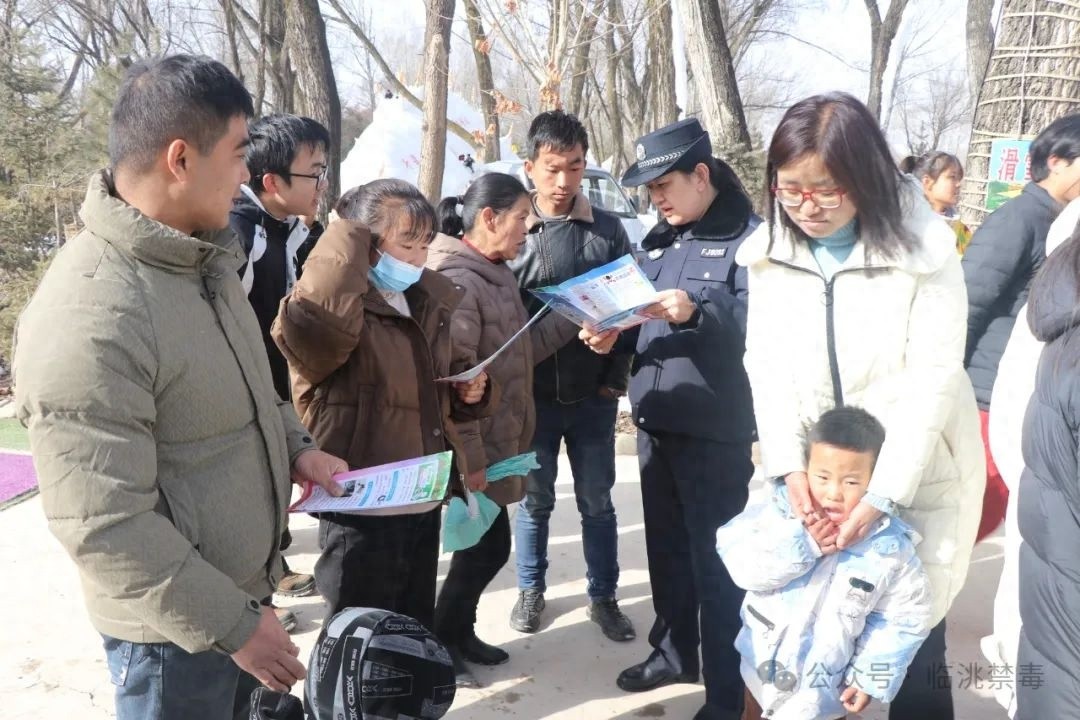 金龙辞旧岁，瑞蛇贺新春！这场禁毒宣传为何让务工人员纷纷点赞？