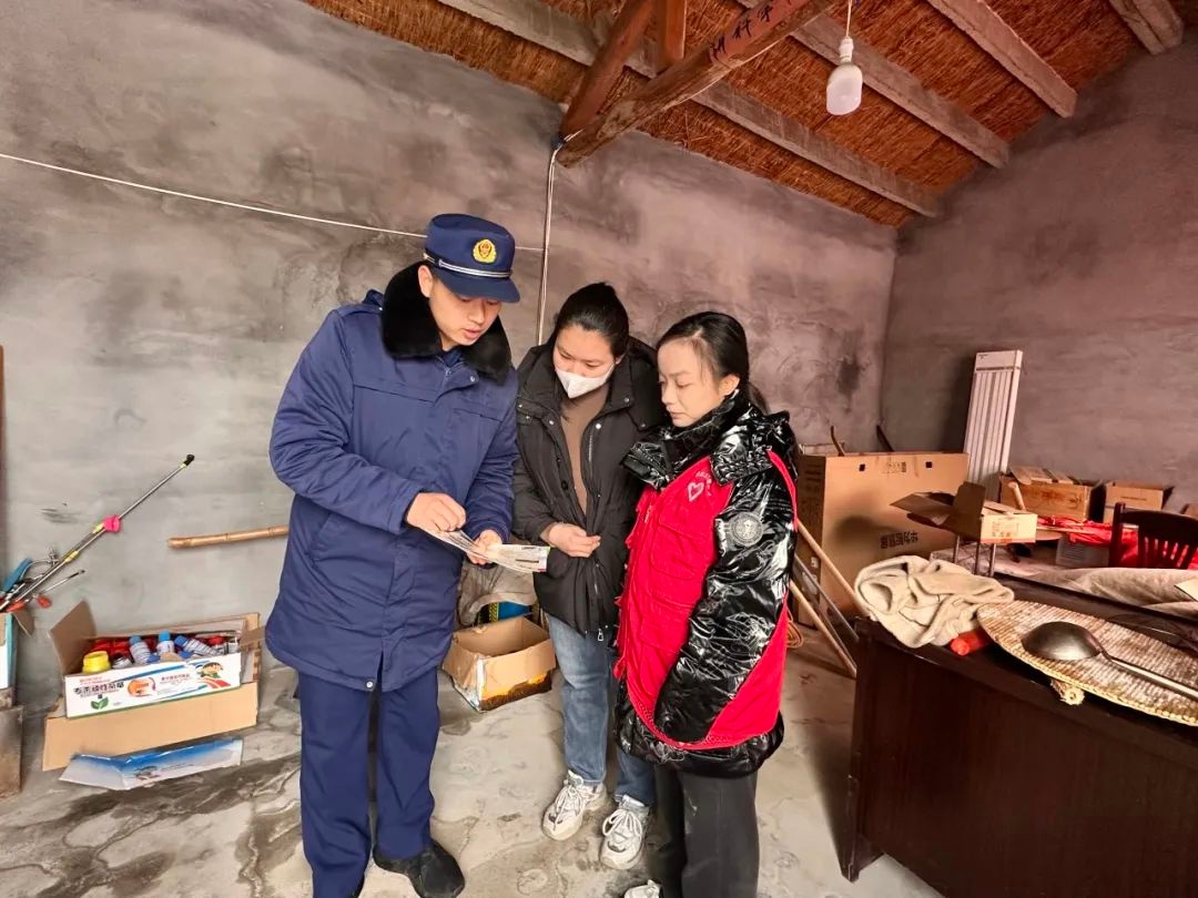 元宵节，利津县消防员为何走进南张村包饺子？背后原因让人暖心  第6张