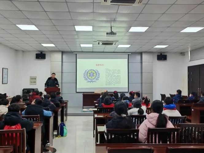 蚌埠少先队员冬令营大揭秘：急救、消防、特警体验，他们的假期生活竟如此精彩  第2张