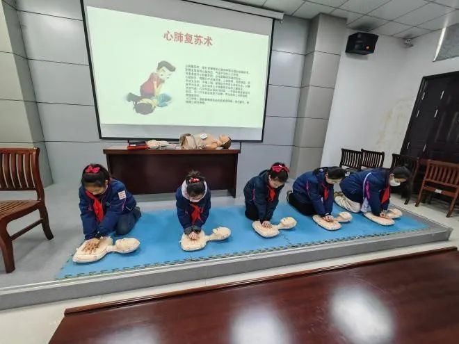 蚌埠少先队员冬令营大揭秘：急救、消防、特警体验，他们的假期生活竟如此精彩  第4张