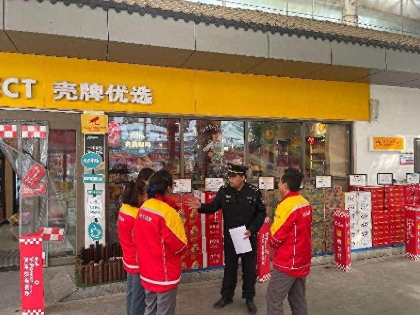 执法人员不仅查问题，还教方法！你知道加油站环保检查的细节吗？  第1张
