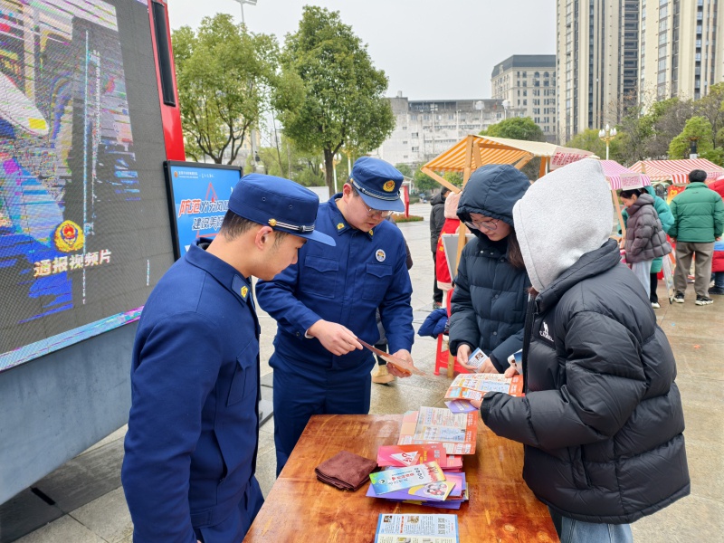 枝江消防救援大队如何以实际行动传承雷锋精神？看看他们的独特实践  第2张