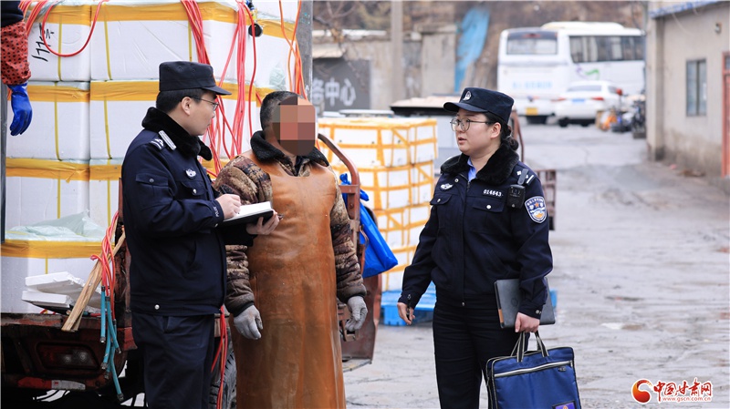 深夜来电，她如何用2小时挽救一个濒临崩溃的灵魂？揭秘社区民警王莉的十年坚守  第2张