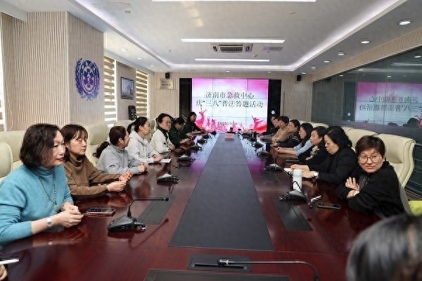 济南女职工如何用巧手和法律知识绽放女性风采？揭秘2025年特别妇女节活动  第1张